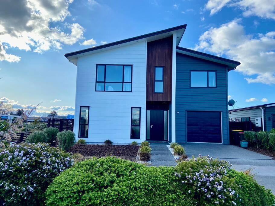 Morden Spacious New House Hamilton Exterior foto
